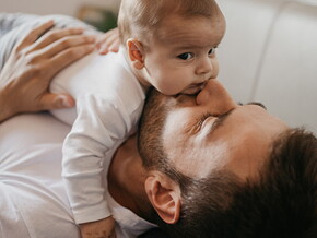 Consejos para papá primerizo—cómo ser un papá involucrado