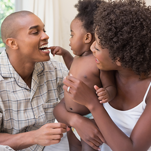 Cuando el padre, la madre y el bebé hablan varias lenguas